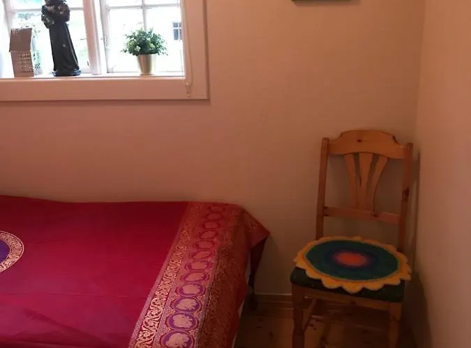 Dr Haave- Middle Of Nowhere, Pikevaerelset Daire *