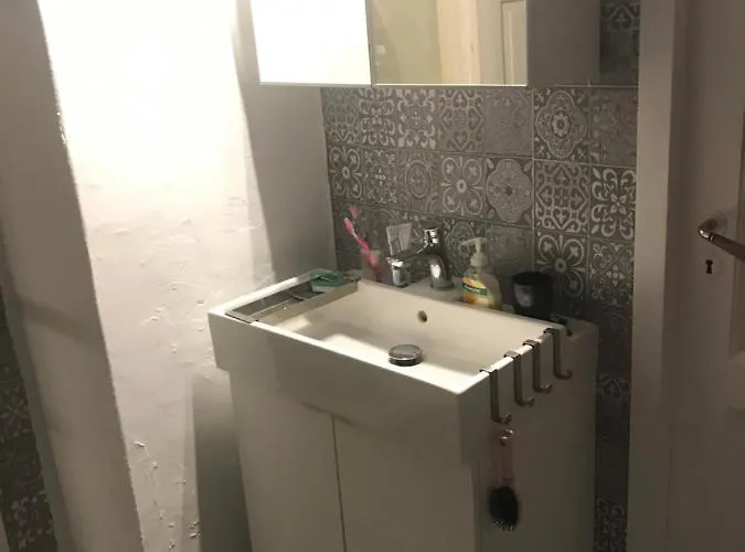 Daire Dr Haave- Middle Of Nowhere, Pikevaerelset *